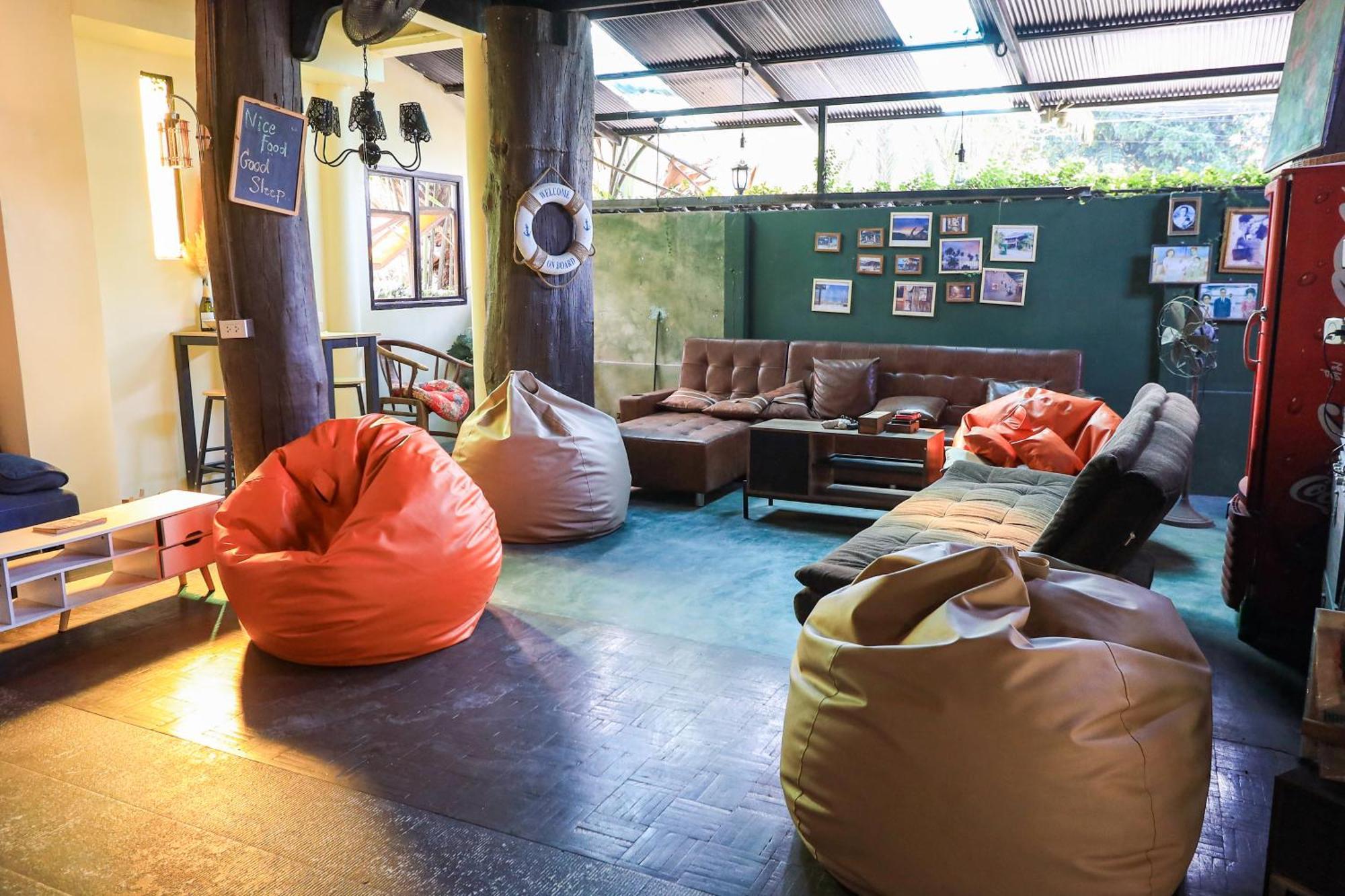 メナムビーチ Blockhouse Samuiホステル エクステリア 写真